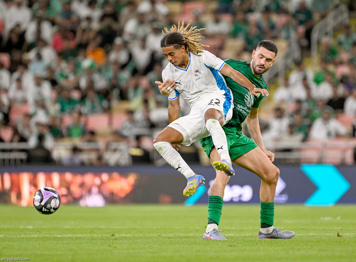 الأهلي يبدأ بفوز