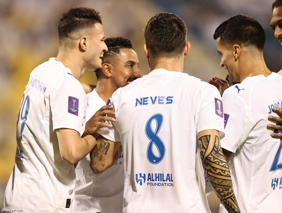 تعزيز صدارة الهلال